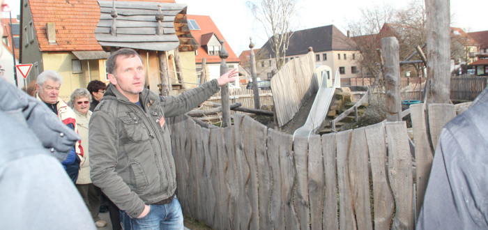 Sonntagsspaziergang durch Nenzenheim unter der Leitung von Alexander Hansch
